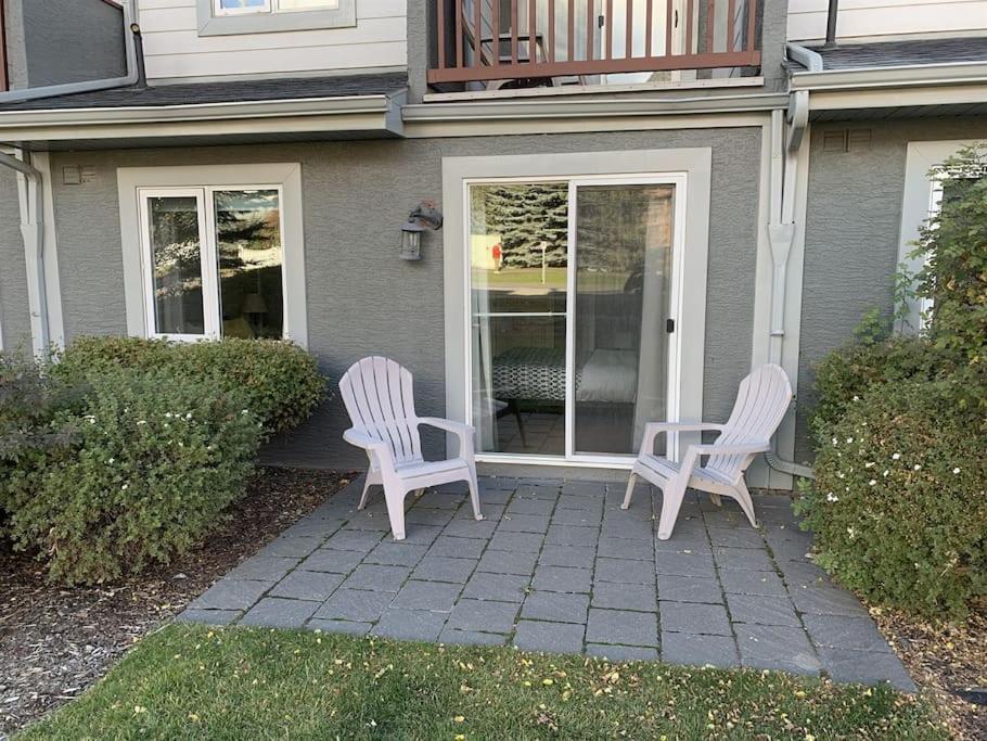New! Cozy Rocky Mountain Chalet Managed By Little Sister Getaways Canmore Exteriör bild